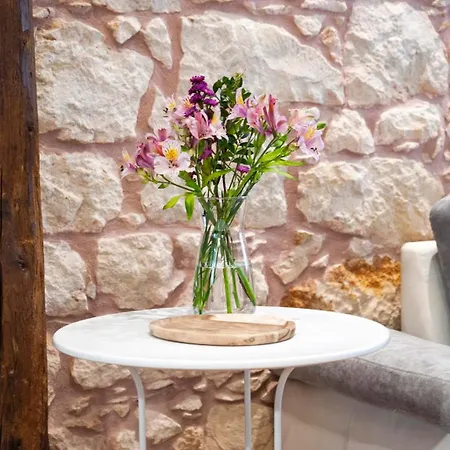 Vecchia * Ρόβινι