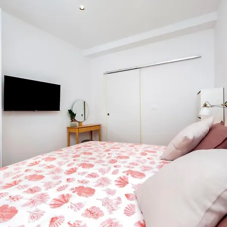 Vecchia Apartment