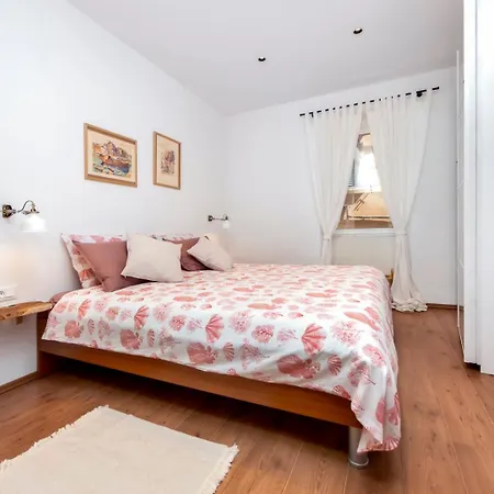 Apartment Vecchia